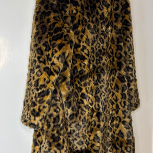 Faux Fur Leopard Print Coat - Fuzzy & Warm Sz XLCozy Faux Fur Coat SOLD OUT - Picture 4 of 9